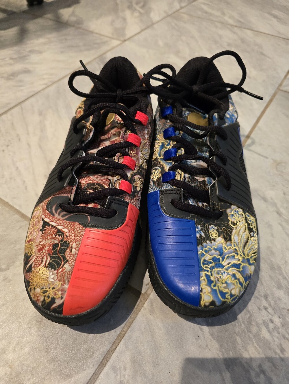 Nike Black & Gold Dragon-Patterned Athletic Shoe